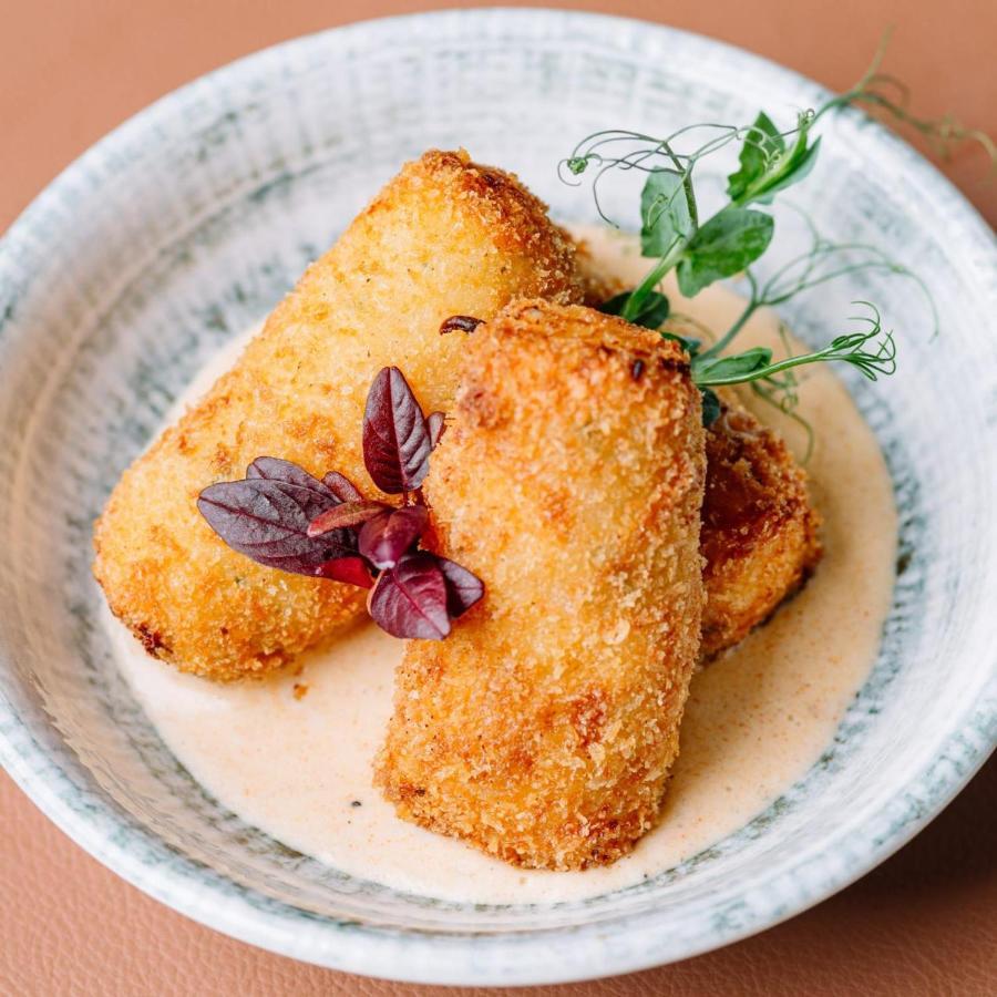 Royal Tulip Hotel & Casino, Tbilissi Extérieur photo Mozzarella sticks